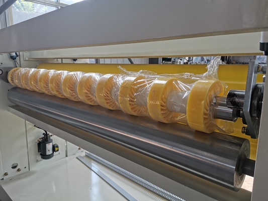 2200 Lini Produksi Karton Bergelombang Mesin Pemotong Nc
