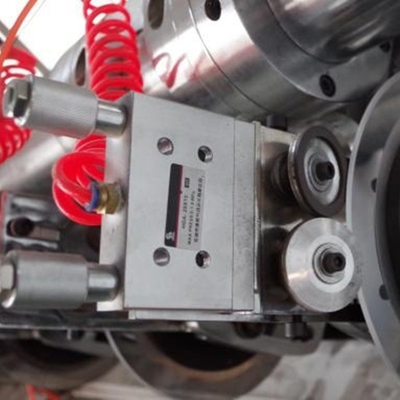 Mengangkat Pencetak Skor Slitter Blade Secara Elektrik Untuk Lini Produksi