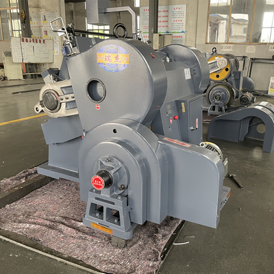 Mesin Pemotong Mati Karton Bergelombang Pakan Otomatis 7.5kw Dapat Disesuaikan