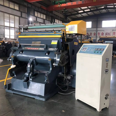 Hot Foil Stamping Mesin Pemotong Mati Karton Bergelombang 930 Model
