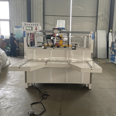 Mesin Gluer Folder Karton Bergelombang 220V / 380V Konsumsi Daya 7.5KW Dimensi 7000 * 3000 * 2000mm