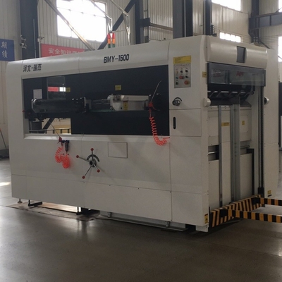 BMY-1500 Semi-Automatik Die Cutting And Creasing Machine Manual Feeding untuk membuat kotak warna