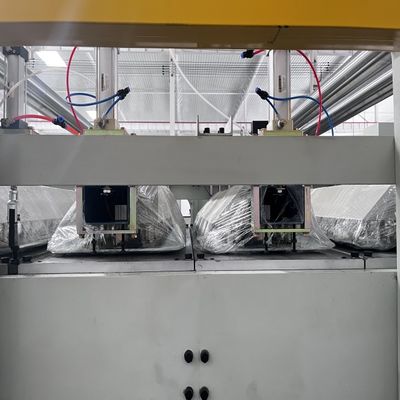 Double Facer 5 Layer Corrugated Cardboard Production Line Kecepatan Ekonomi 120-180m/min Plak Tekanan Pneumatik 7 Kelompok untuk Pengemasan