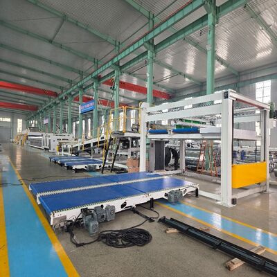 Papan bergelombang 5 Lapisan Papan bergelombang Produksi Lini Tegangan 380V Cocok untuk Proses Manufaktur Bahan Kemasan