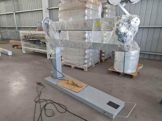 High Speed 250/min Manual Carton Stitcher dengan operasi berputar stabil dan lengan panjang 1800mm untuk kemasan yang efisien